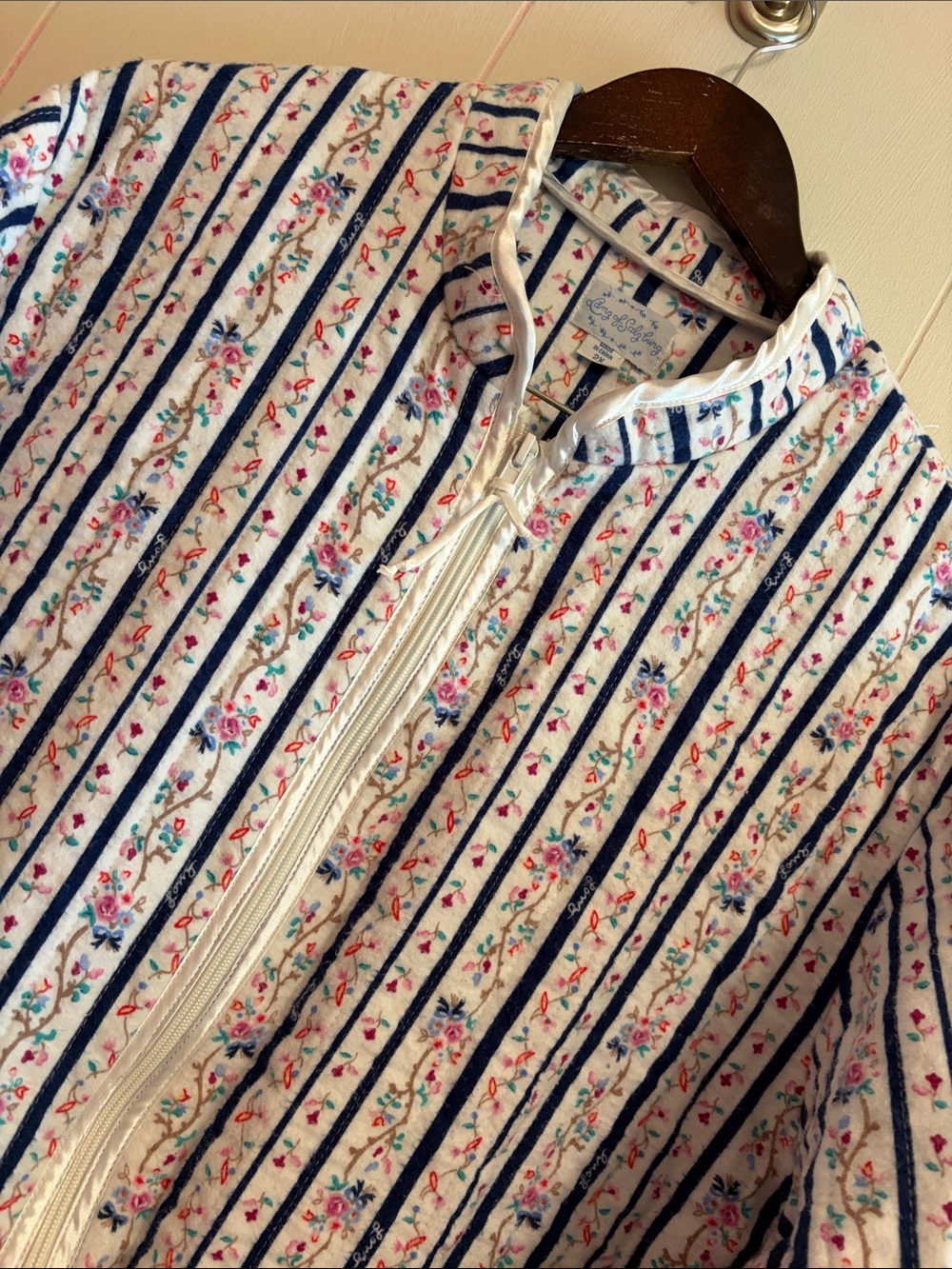 Lanz of Salzburg Floral Stripe Robe - 2X - White with Navy & Multi